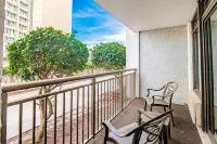 Tropical Suite with Lazy River and Resort Amenities - Charming Oasis