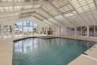 Beachfront Views and Resort Amenities - Luxurious Coastal Paradise