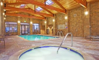 Holiday Inn Express & Suites Salinas