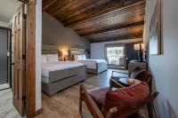 Kitchenette, Smart TV and Outdoor Pool View - Cozy Retreat Hotels in Terra Alta
