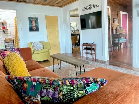 Free Bikes and Full Kitchen for Your Comfort - Charming Getaway