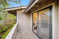 Dog-friendly apartment with bay views & balcony - walk to waterfront Hotels in Poulsbo