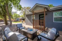 Heated Spa and Resort-Like Backyard - Stunning Cottonwood Retreat Hotels in Cottonwood