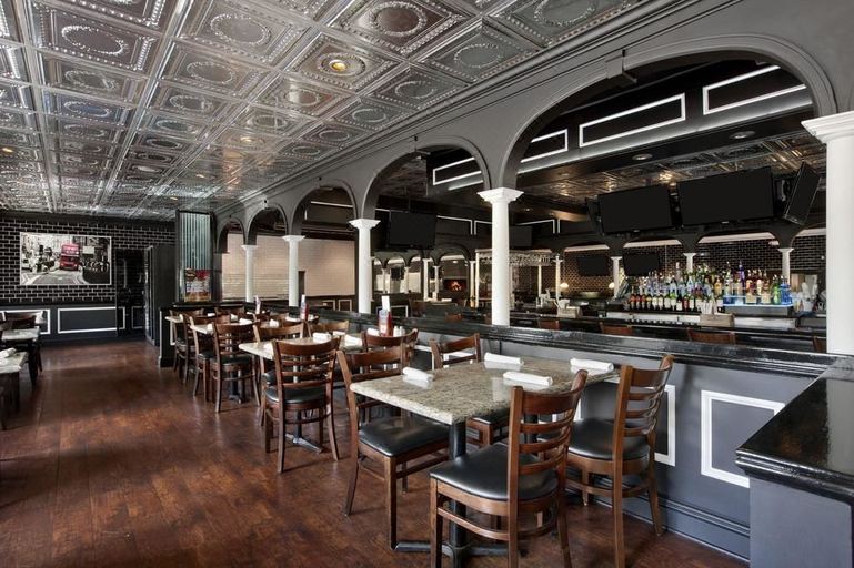 3. 홀리데이 인 -..