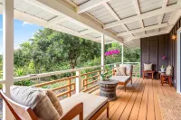 Wrap-Around Lanai with Ocean and Garden Views - Charming Coastal Retreat Hotels in Honaunau-Napoopoo
