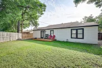 Newly Furnished Model Home.Gameroom. Close to TCU! Hotels near Half Price Books