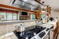 5123 Foxtail Hotels in Moose Wilson Road