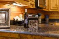 Cozy Cabin with Fire Pit and Hot Tub - Stunning Haven Hoteles en Condado de McCurtain