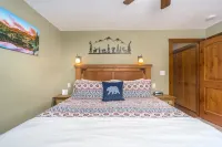 Tranquil Haven - Riverfront, Fireplace, Mountain Views