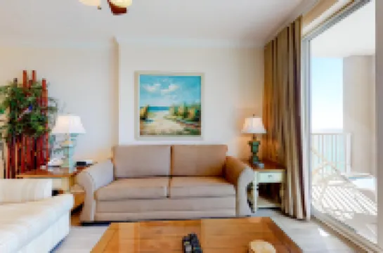 Oceanfront condo with epic gulf view, shared pool & hot tub, free WiFi, & W/D