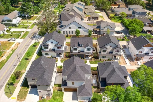 Easy Access to Mtb Trails and Dining Spots - Serene Modern Retreat