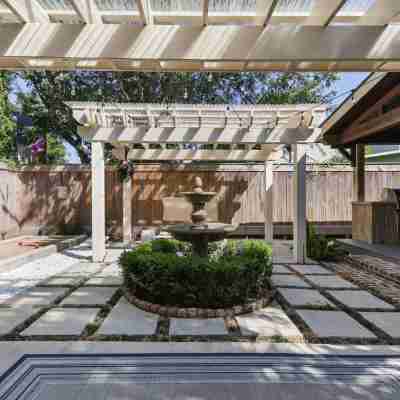 Spacious Historical Home Within Walking Distance to French Quarter Hotel Exterior