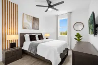 Private Plunge Pool and Resort Amenities - Charming Townhouse Oasis Hotel di Polk County