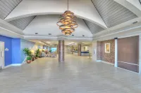 Spacious Studio with Balcony and Kitchenette - Charming Ocean View