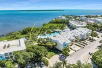 Lagoon Pool and Marina Amenities - Stunning Coastal Oasis Hotel a Key Largo