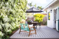 Your Family Compound: Short Walk to the Beach!