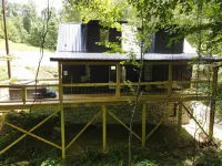 Serene Retreat - Hot Tub, WiFi, Relaxing Getaway Hotels in Campton