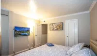 Relaxing Condo w/ free parking - Just a 5 Min Drive to Old Town!