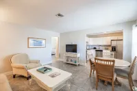 Unit 4 - Garden-Level Gulfview