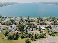 Sunset Alley Cottage - Cozy 3-bedroom cottage with WiFi, AC in charming Beulah