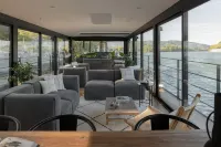 La Peniche - Bed and Bicycle - Tournon Hotels in Saint-Félicien