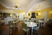 Bistrampolis Manor - servizio colazione