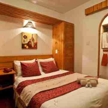 Woodpecker Inn Rooms