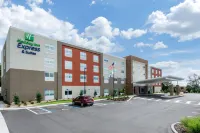 Holiday Inn Express & Suites WILDWOOD – THE VILLAGES by IHG Hotels in Sumter County
