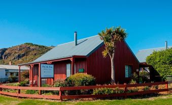 Stanley Hotel & Apartments