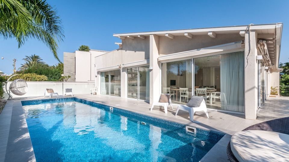 Magical Villa with Pool
