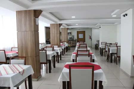 Tri Hotel Smart Chapecó Отели в г. Шапеко