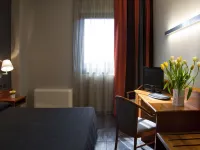 هوتل زون Hotels near مستشفى جيميللي