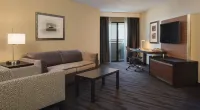 Hilton Winnipeg Airport Suites Hoteles cerca de Richmond West Plaza