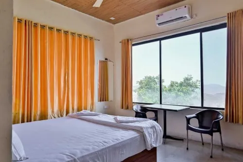 Hotel Ransa Suites and Deluxe Rooms فنادق في Dandeghar