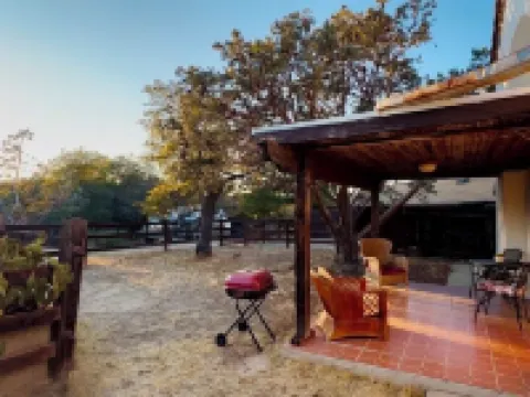 El Rancho Robles Hotels in Oracle