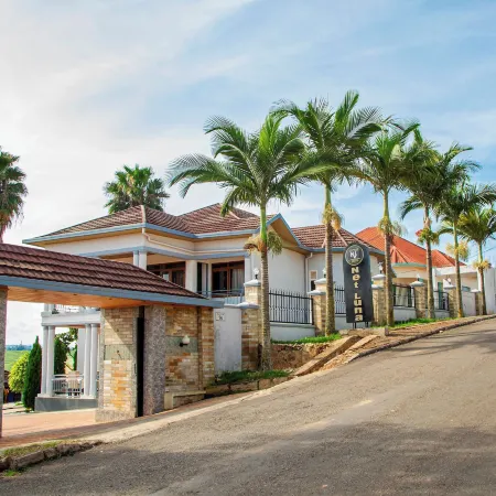 Netluna Villa Hotel & Tours