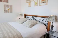 Logis-Hôtel Côté-Rivage Badefols-sur-Dordogne 호텔