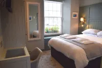 Crown Inn Hotels in Porthleven