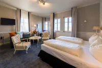 Historik Hotel Goldener Hirsch Rothenburg Hotel dekat Town Walls