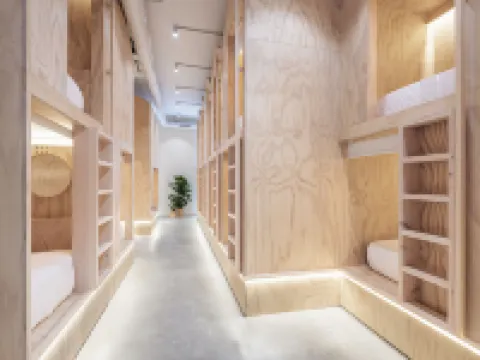 Colo Colo Hostel - Single Private Beds Hotels near Beach of La Concha