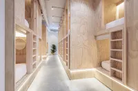 Colo Colo Hostel - Single Private Beds Hotels in 