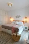 Ammos Luxury Rooms & Home