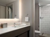 DoubleTree by Hilton Hotel Pittsburgh Airport Hotels near Pittsburgh International Airport