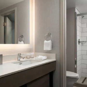 DoubleTree by Hilton Hotel Pittsburgh Airport