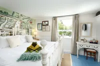 The Boathouse Hotels near Avon Riverside Station (Avon Valley Railway)