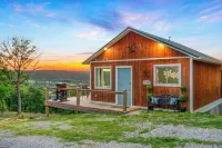 Lake Views! Private Hot Tub and Fire Pit! Lux Couple's Retreat