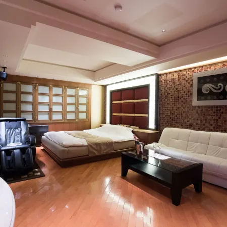 Hotel Perrier (Adult Only)