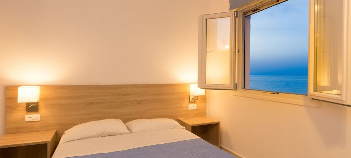 Socrates Seaside Apartments Hotels in Vrachasi