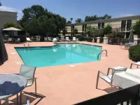Holiday Inn LUMBERTON NORTH - I-95 by IHG - Pools