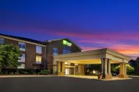 Holiday Inn Express & Suites Warrenton فنادق في Warrenton